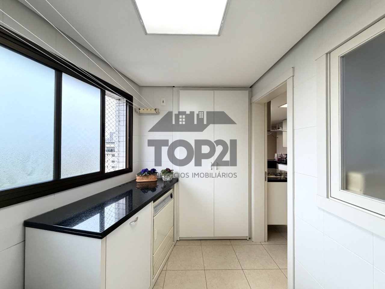 Apartamento  no bairro Três Figueiras em Porto Alegre