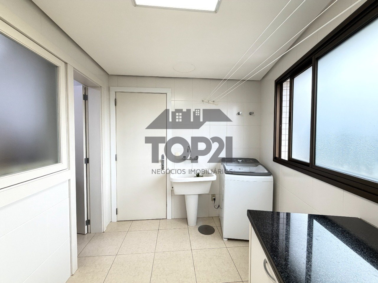 Apartamento  no bairro Três Figueiras em Porto Alegre