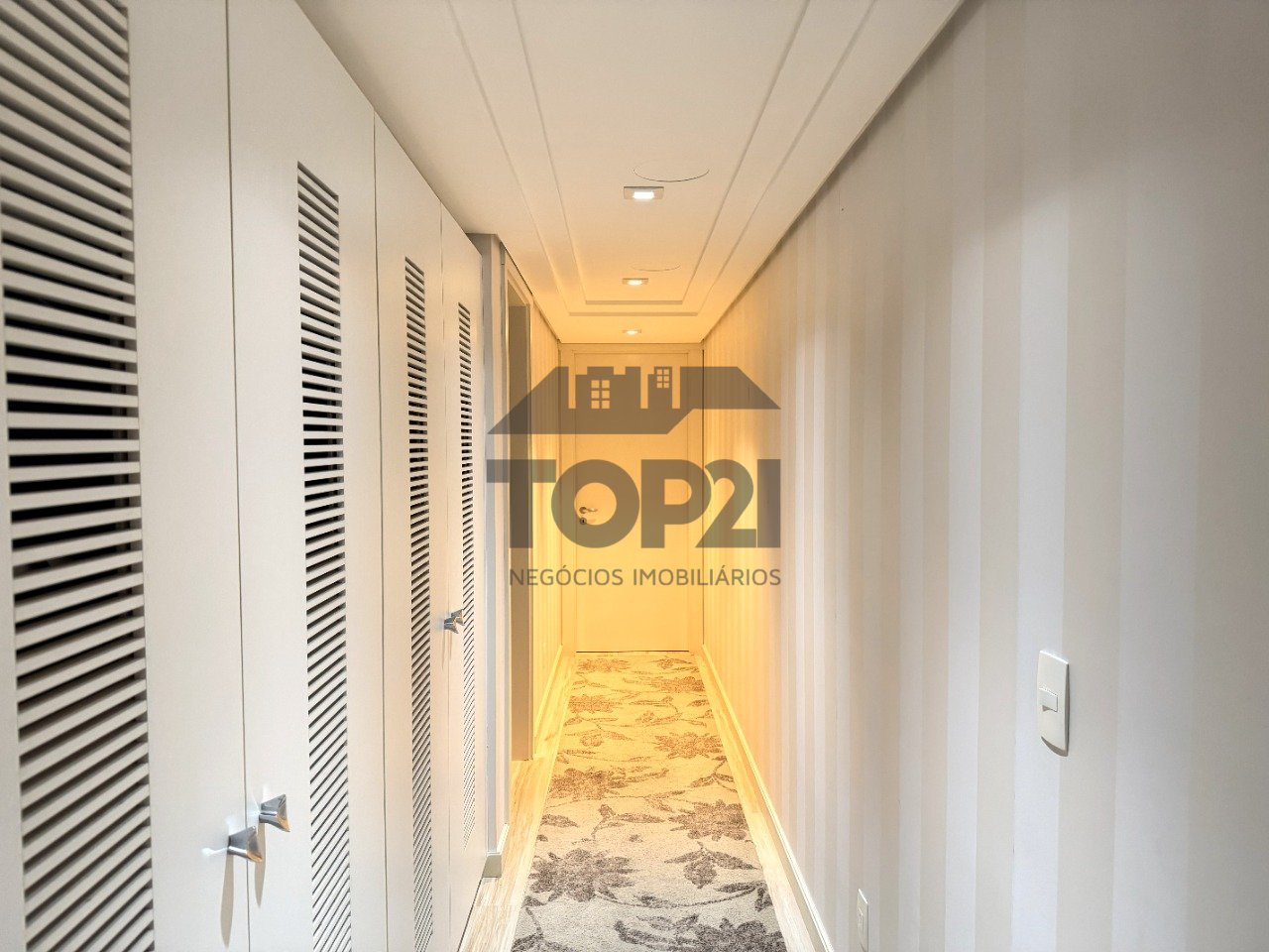 Apartamento  no bairro Três Figueiras em Porto Alegre
