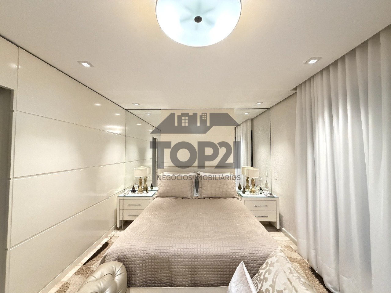 Apartamento  no bairro Três Figueiras em Porto Alegre
