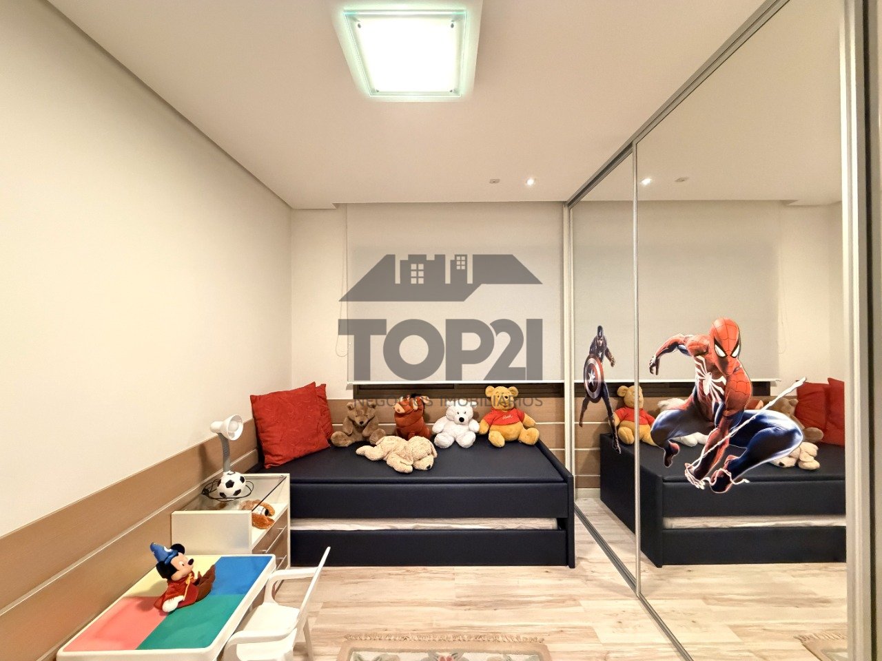 Apartamento  no bairro Três Figueiras em Porto Alegre