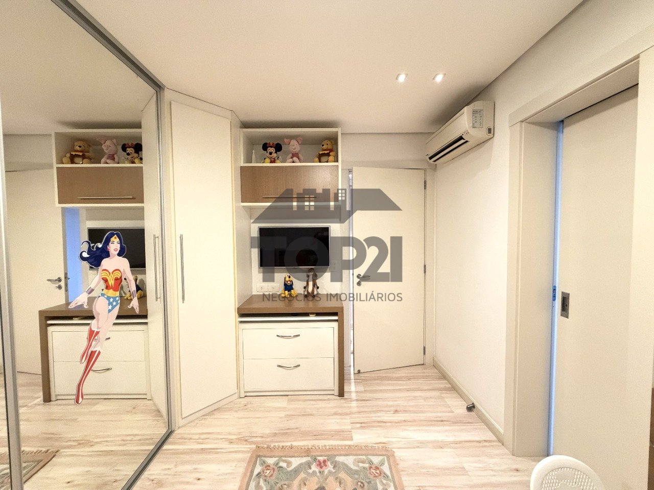 Apartamento  no bairro Três Figueiras em Porto Alegre