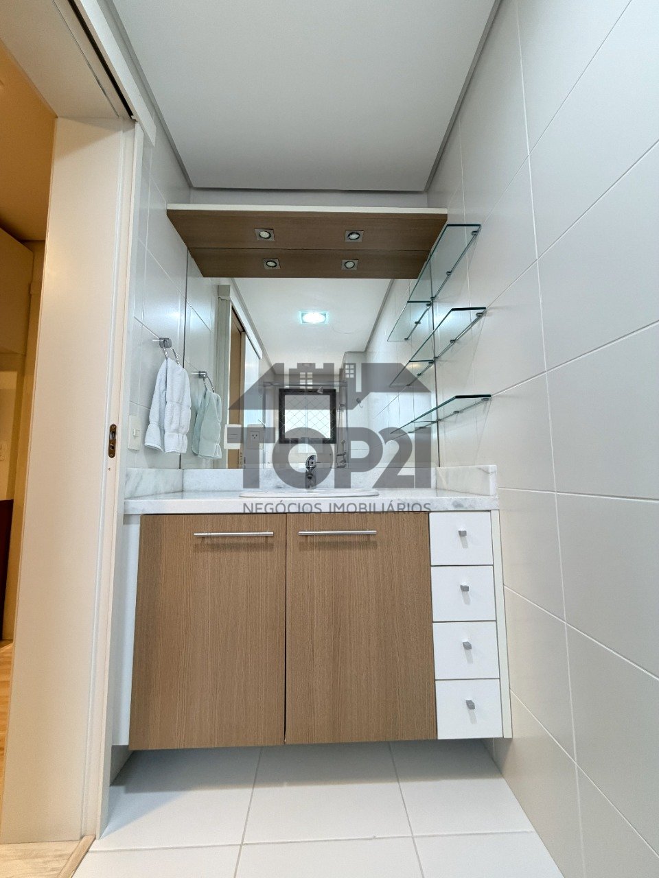 Apartamento  no bairro Três Figueiras em Porto Alegre