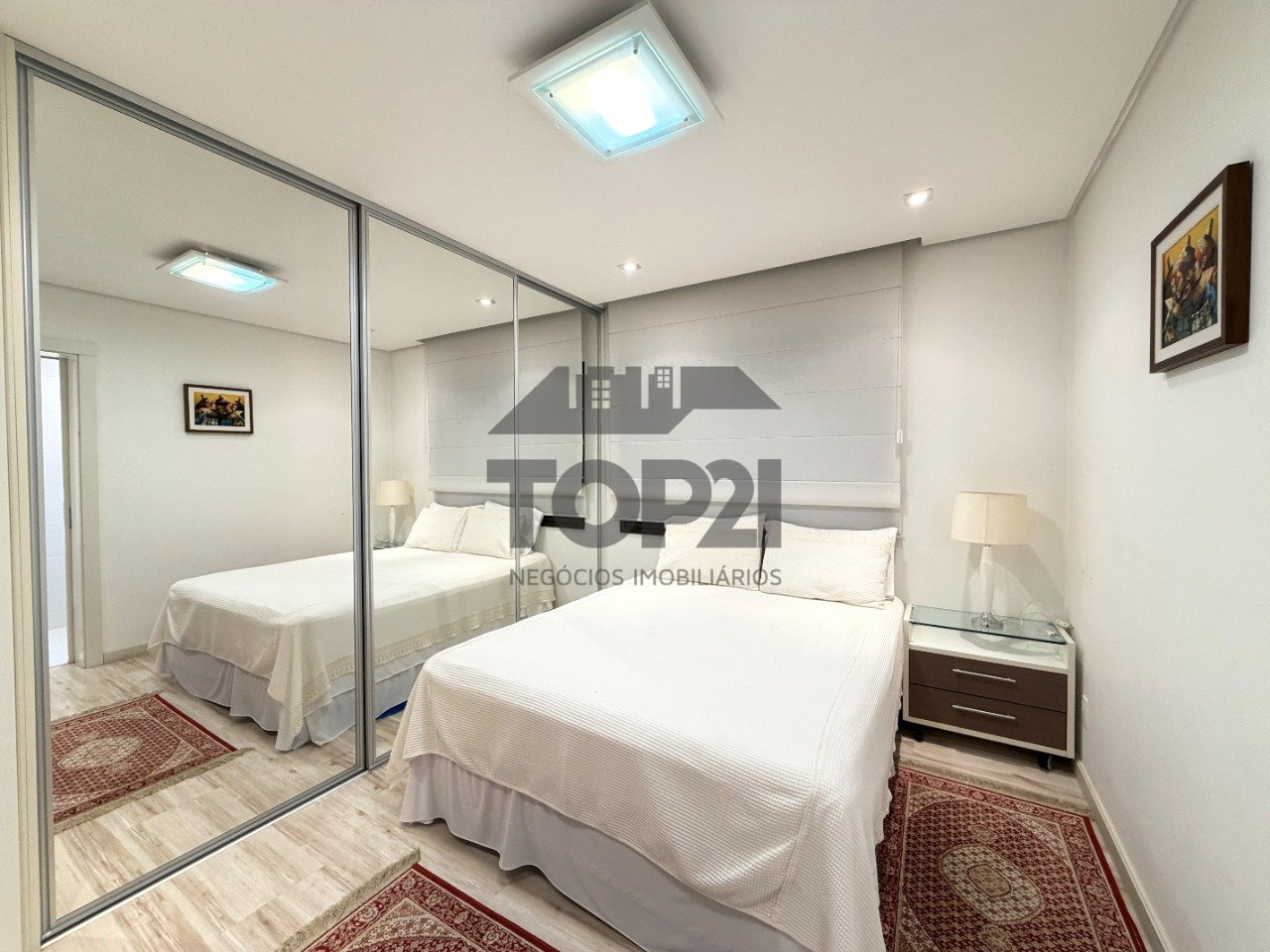 Apartamento  no bairro Três Figueiras em Porto Alegre