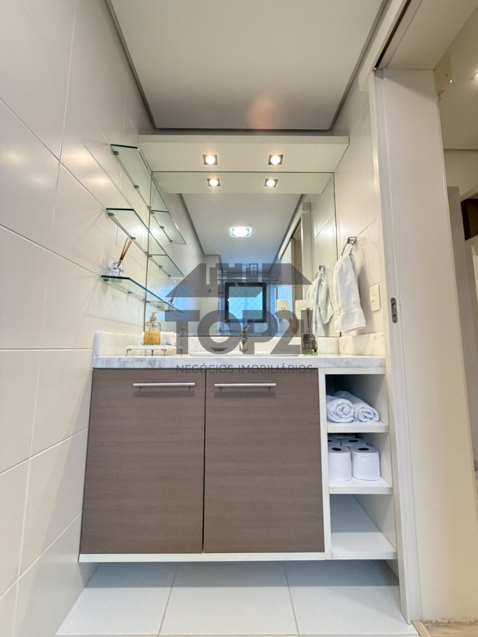 Apartamento  no bairro Três Figueiras em Porto Alegre