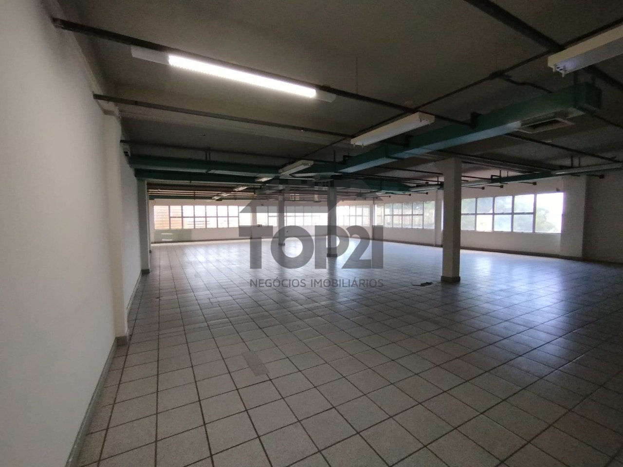 Depósito no bairro Sarandi em Porto Alegre