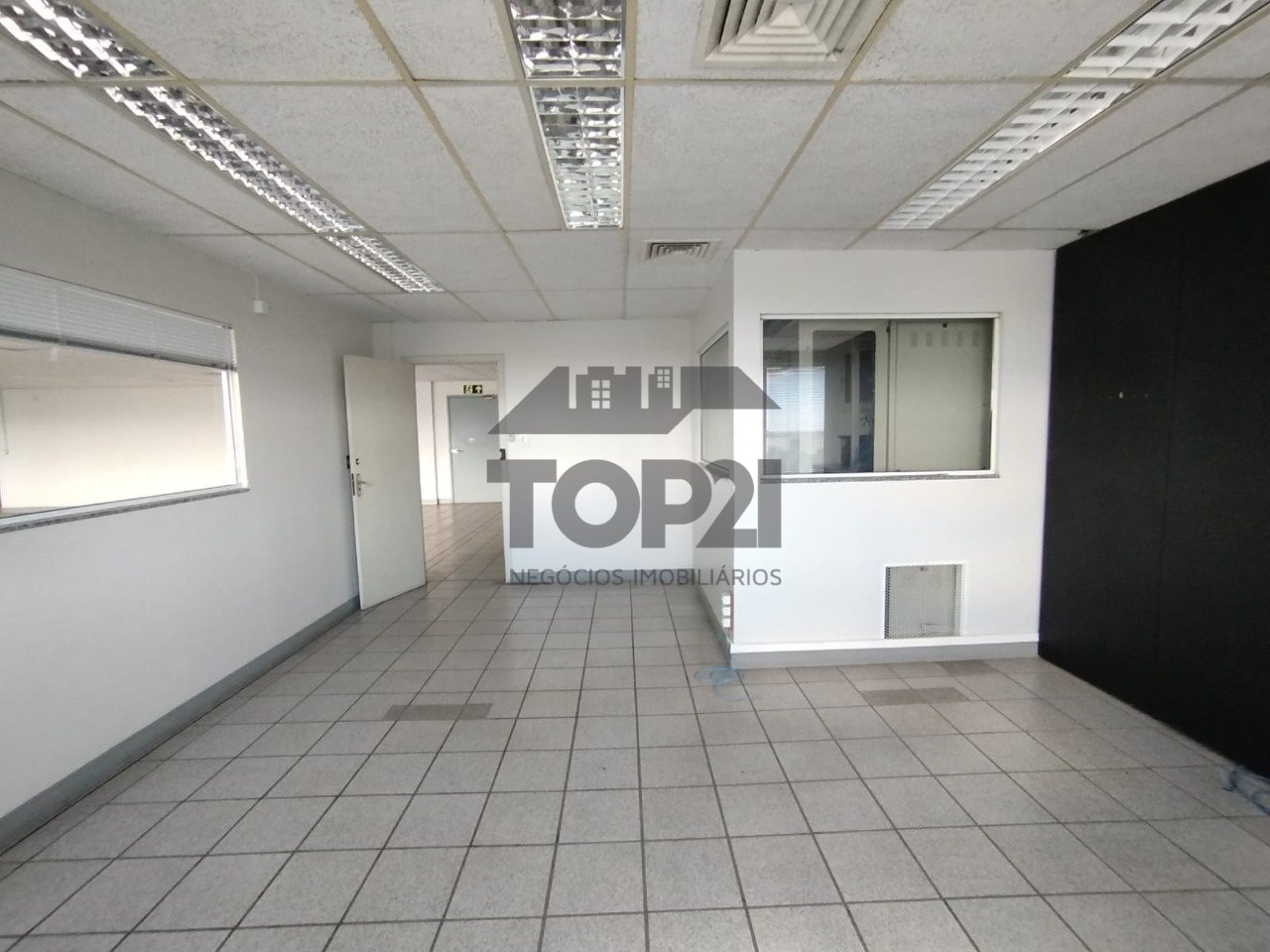 Depósito no bairro Sarandi em Porto Alegre