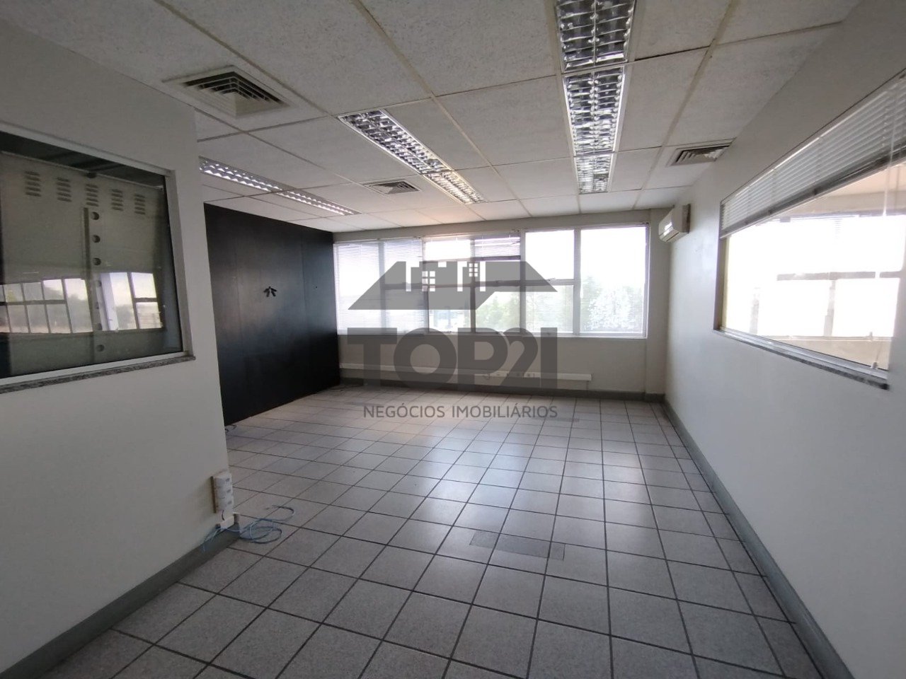 Depósito no bairro Sarandi em Porto Alegre