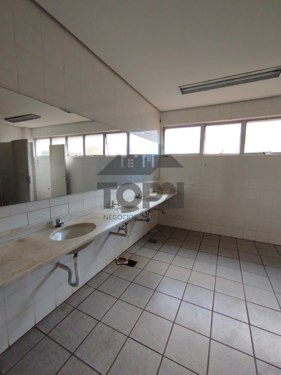 Depósito no bairro Sarandi em Porto Alegre