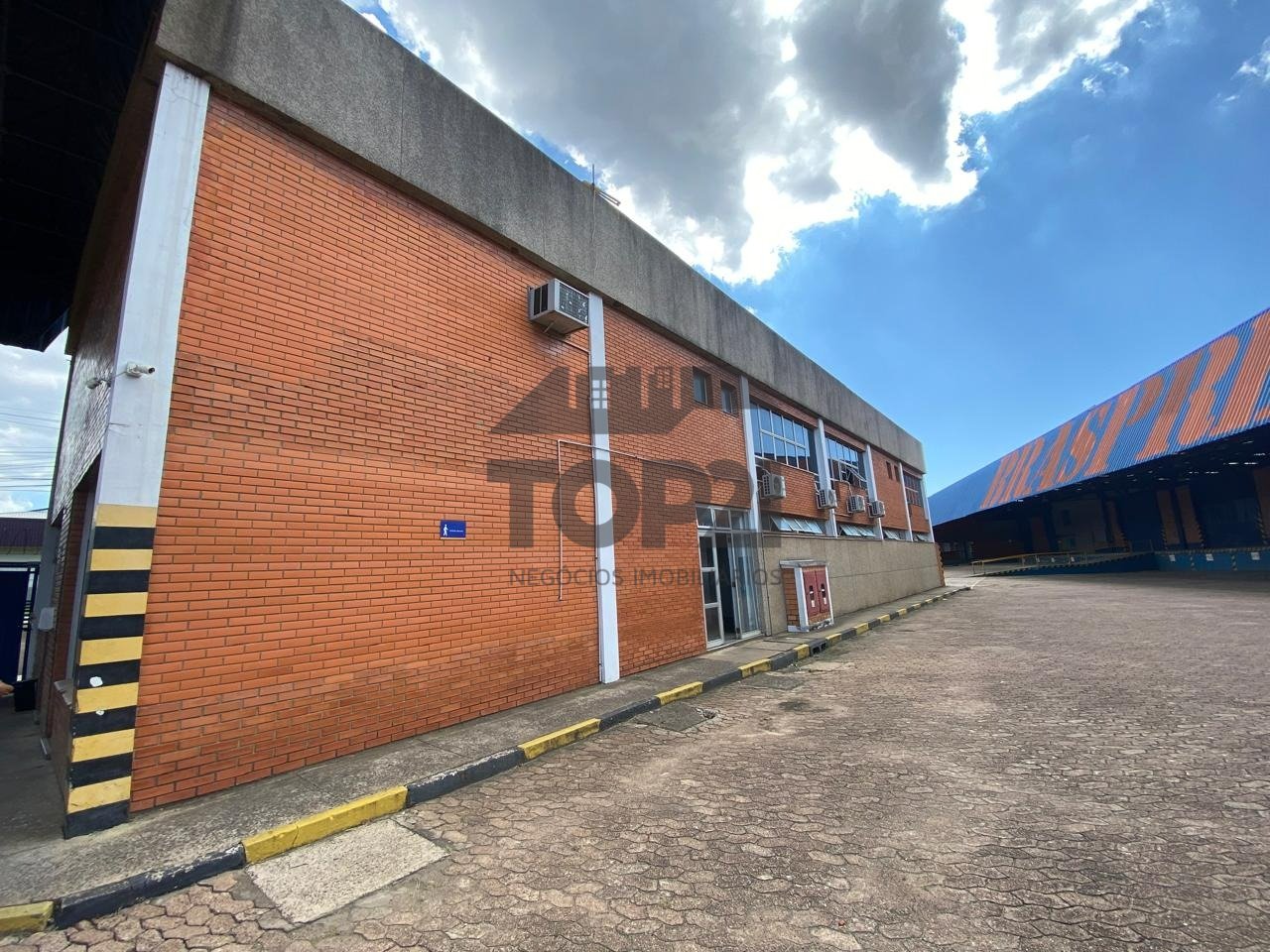 Depósito no bairro Sarandi em Porto Alegre