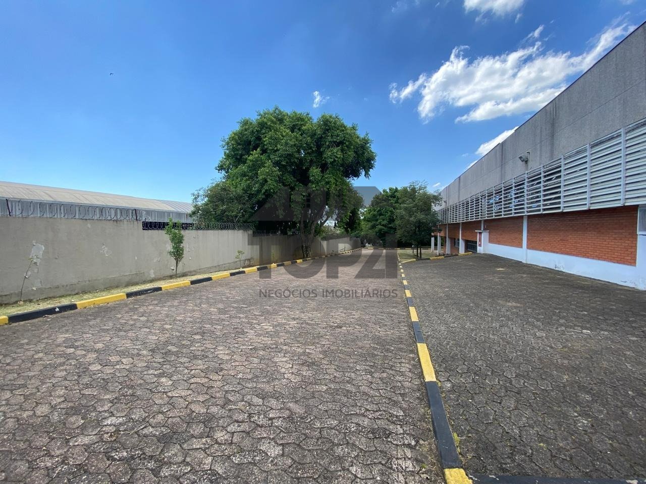 Depósito no bairro Sarandi em Porto Alegre