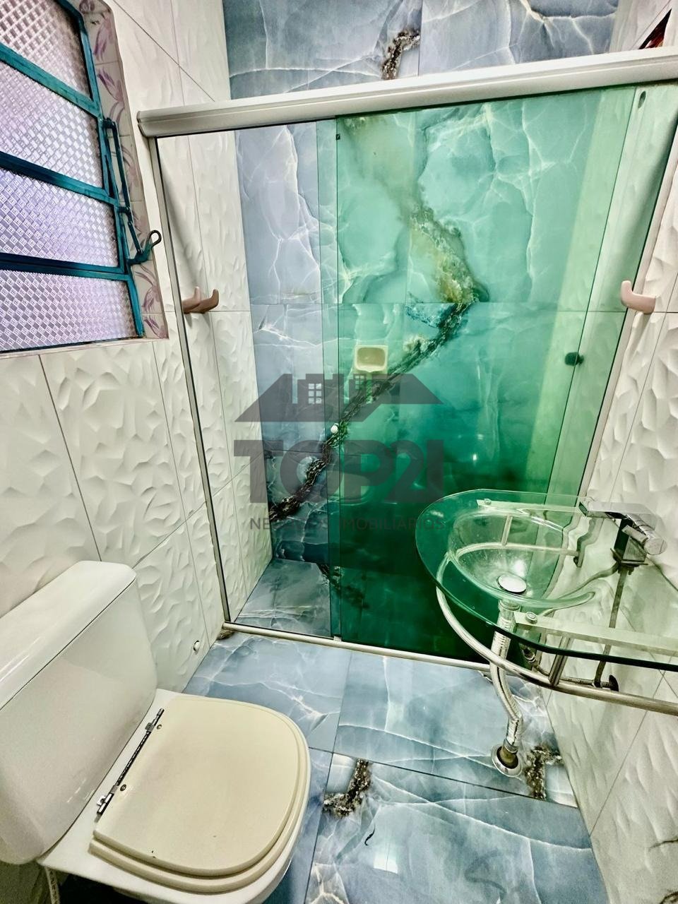 Apartamento  no bairro Vila Jardim em Porto Alegre