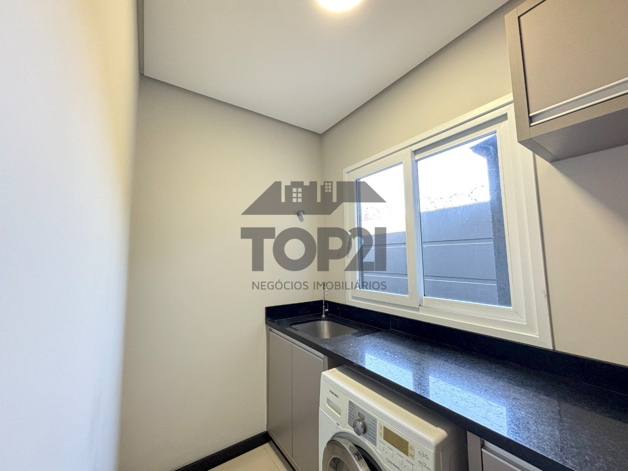 Casa Em Condomínio  no bairro Sarandi em Porto Alegre