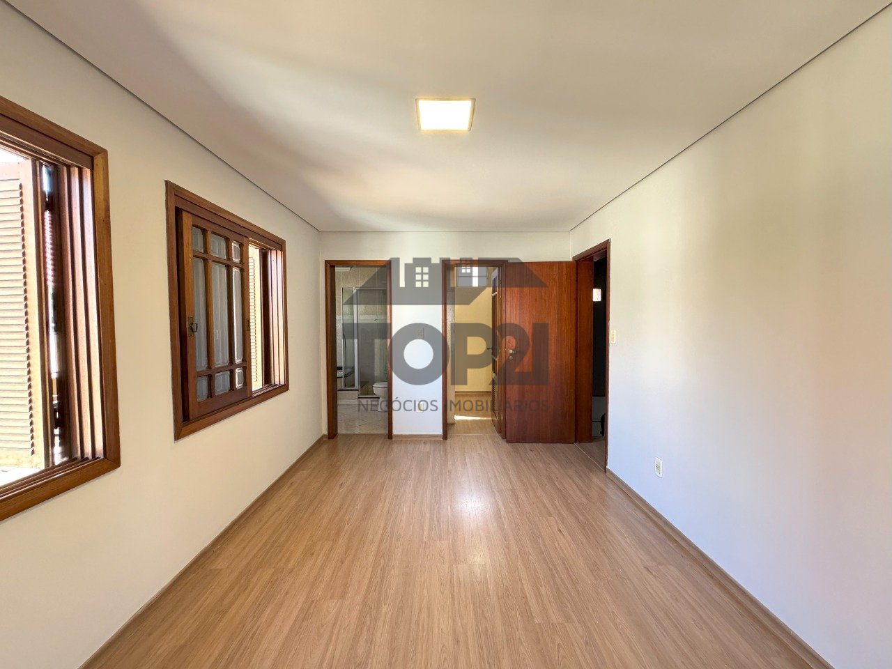 Casa Em Condomínio  no bairro Sarandi em Porto Alegre
