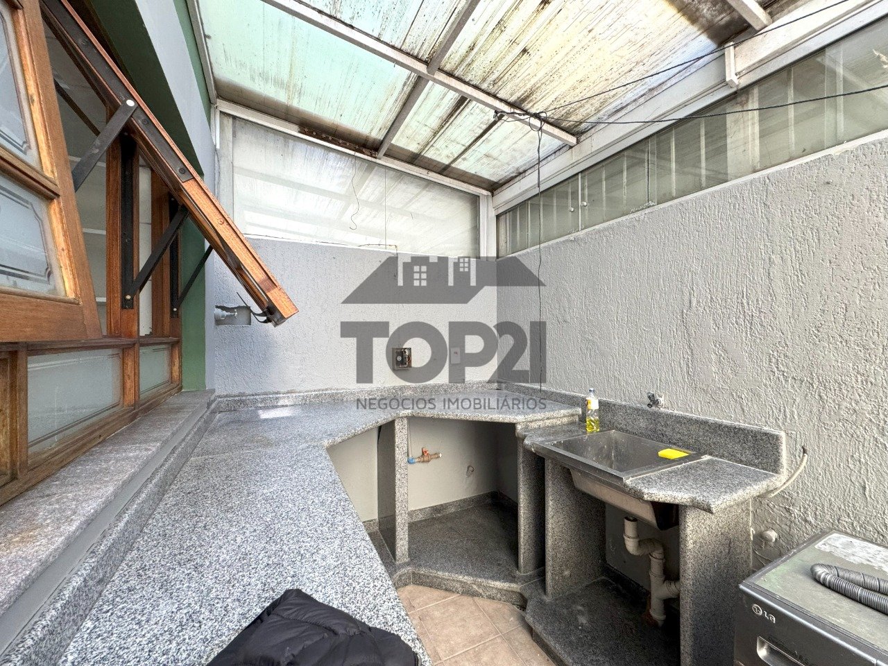 Casa Em Condomínio  no bairro Sarandi em Porto Alegre