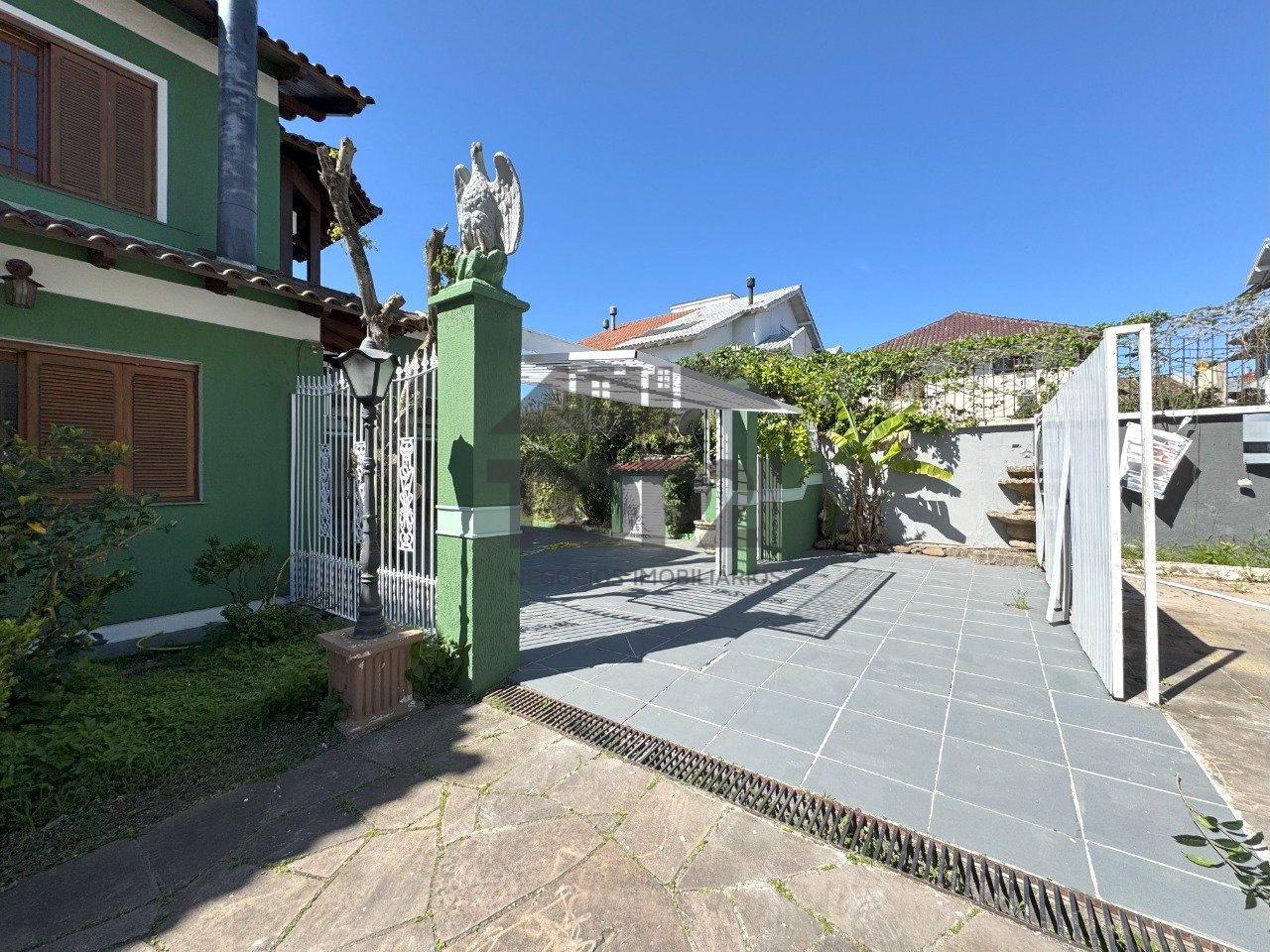 Casa Em Condomínio  no bairro Sarandi em Porto Alegre