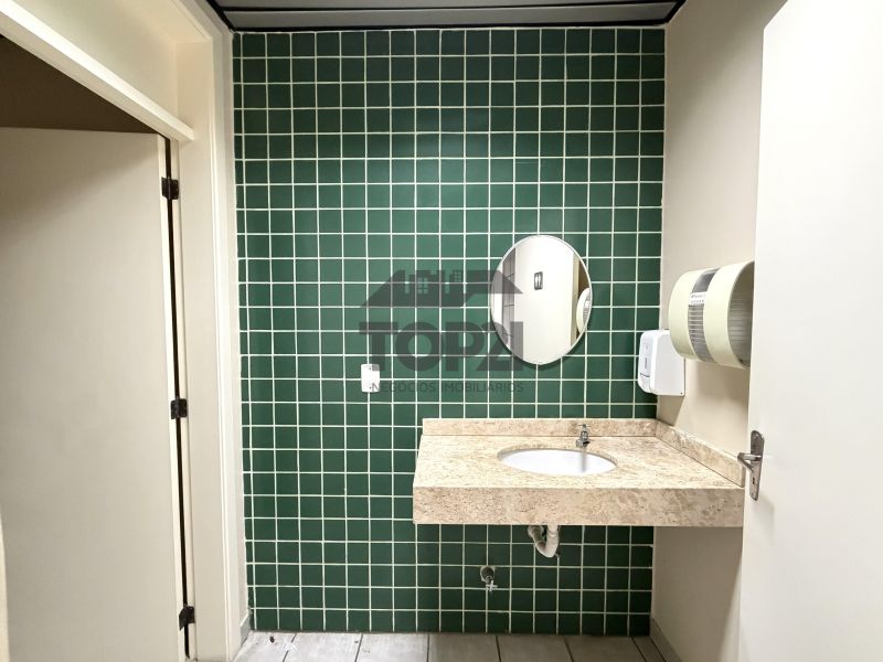 Prédio Comercial  no bairro Jardim Sao Pedro em Porto Alegre