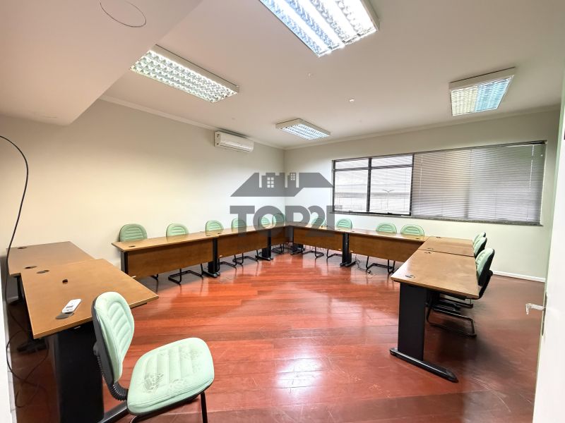 Prédio Comercial  no bairro Jardim Sao Pedro em Porto Alegre