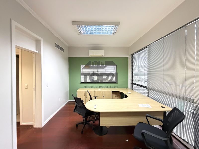 Prédio Comercial  no bairro Jardim Sao Pedro em Porto Alegre
