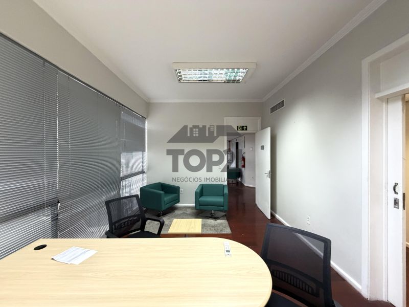 Prédio Comercial  no bairro Jardim Sao Pedro em Porto Alegre