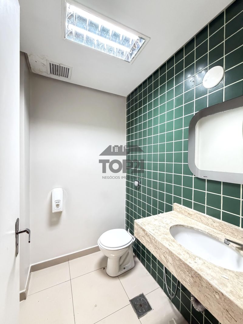 Prédio Comercial  no bairro Jardim Sao Pedro em Porto Alegre