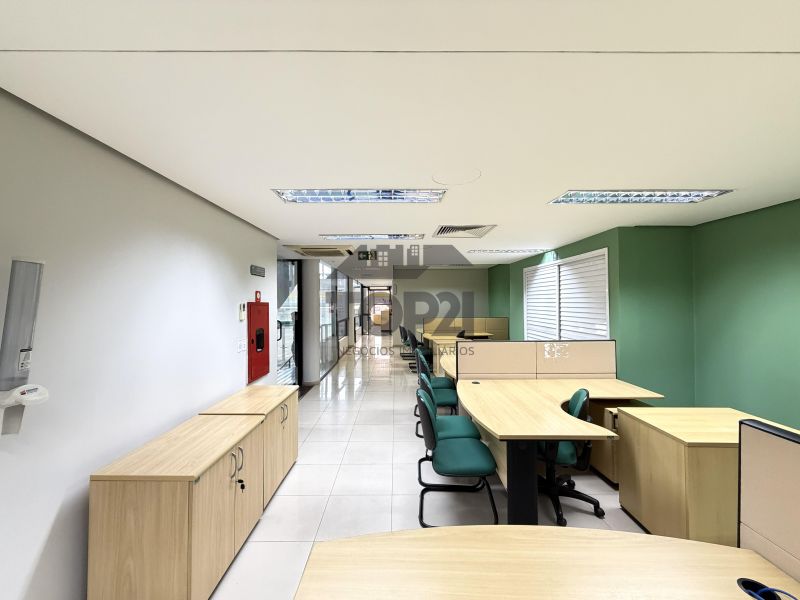 Prédio Comercial  no bairro Jardim Sao Pedro em Porto Alegre