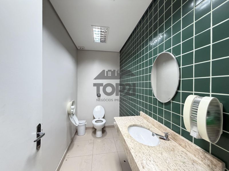 Prédio Comercial  no bairro Jardim Sao Pedro em Porto Alegre
