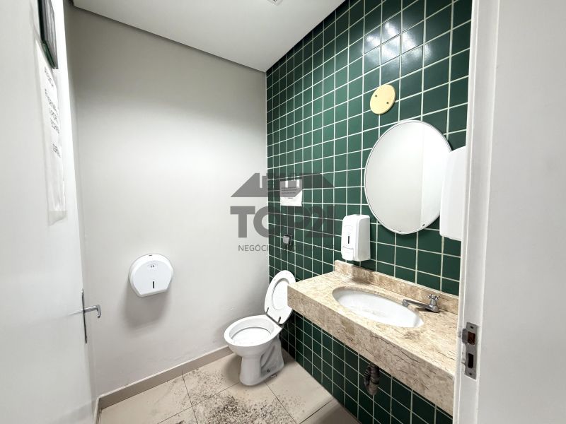 Prédio Comercial  no bairro Jardim Sao Pedro em Porto Alegre
