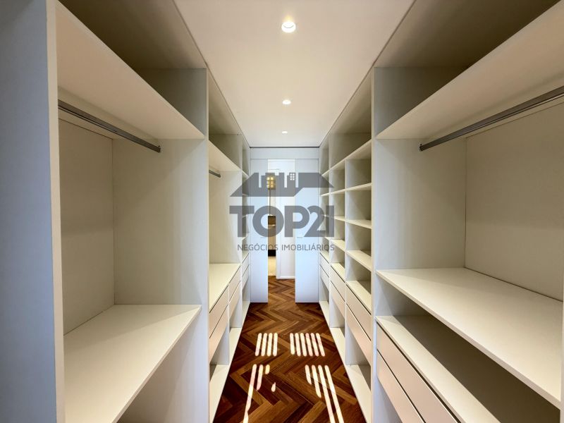 Vende- se Casa no Condominio Prado Los Álamos em  Gravatai 