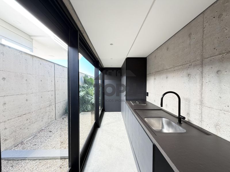 Vende- se Casa no Condominio Prado Los Álamos em  Gravatai 