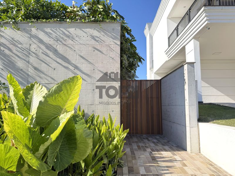Vende- se Casa no Condominio Prado Los Álamos em  Gravatai 