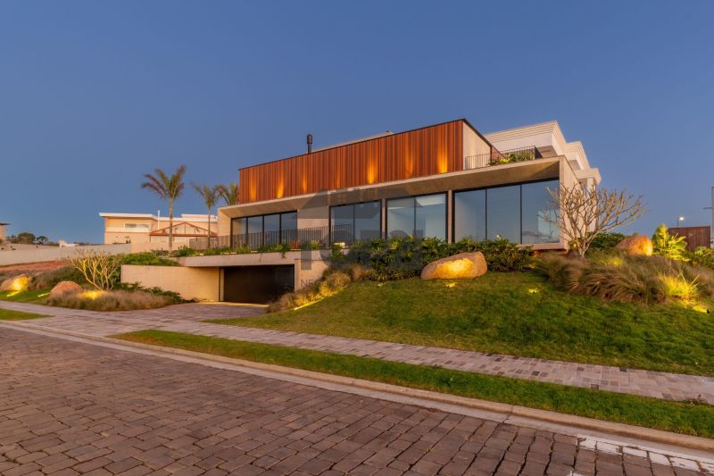 Vende- se Casa no Condominio Prado Los Álamos em  Gravatai 