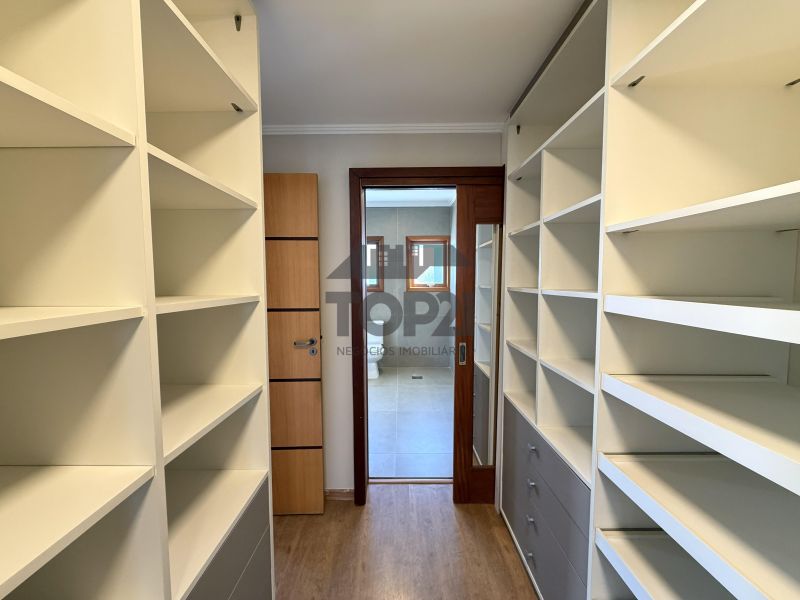 Vende-se Casa em condomínio Parque Iguaçu 