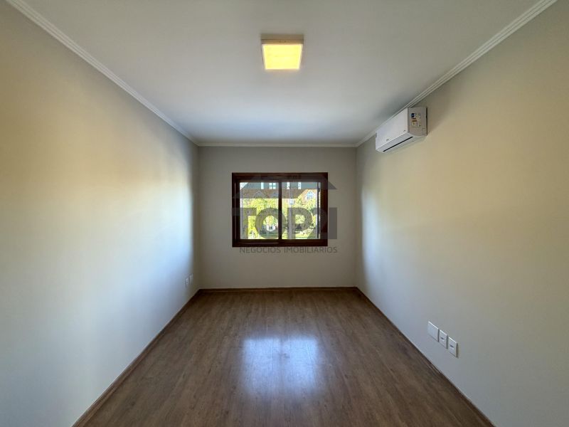 Vende-se Casa em condomínio Parque Iguaçu 