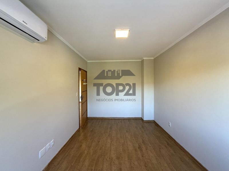 Vende-se Casa em condomínio Parque Iguaçu 