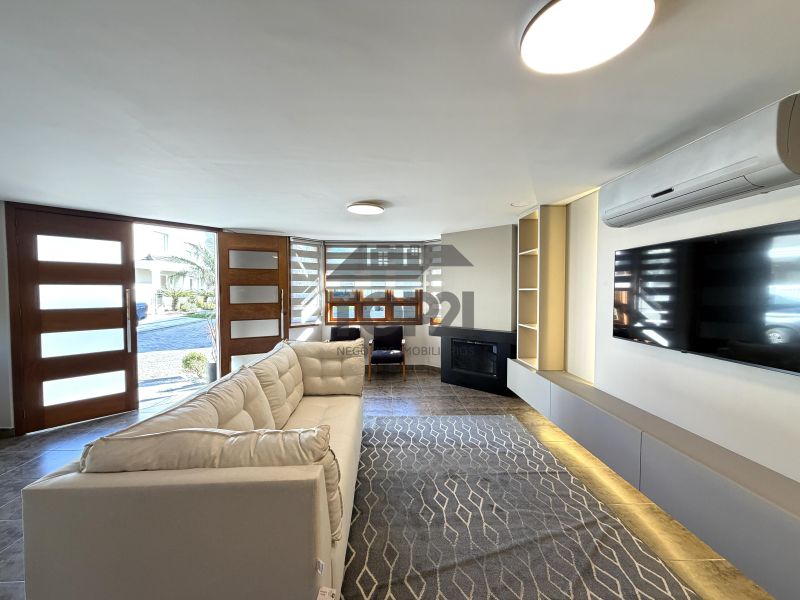 Vende-se Casa em condomínio Parque Iguaçu 