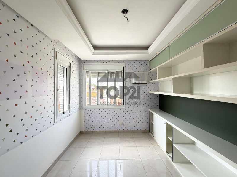 Apartamento  no bairro Jardim Itu em Porto Alegre