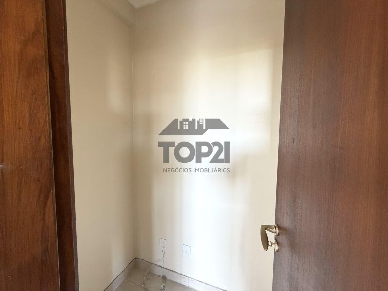 Apartamento  no bairro Jardim Itu em Porto Alegre