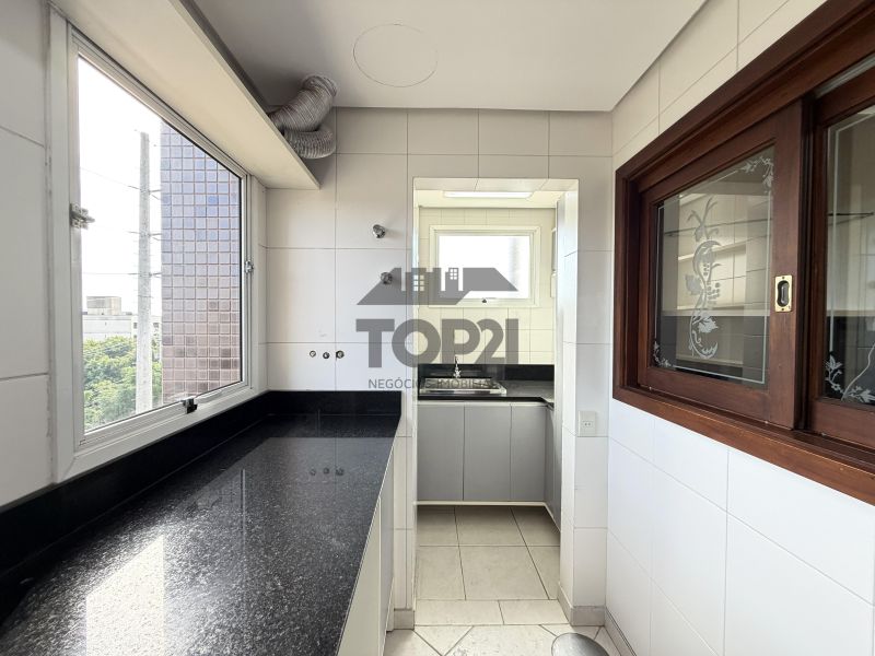 Apartamento  no bairro Jardim Itu em Porto Alegre
