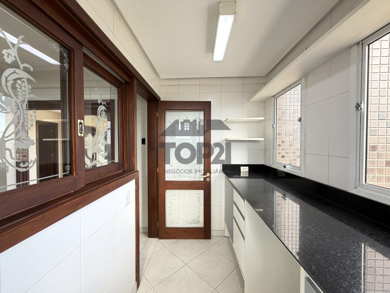 Apartamento  no bairro Jardim Itu em Porto Alegre
