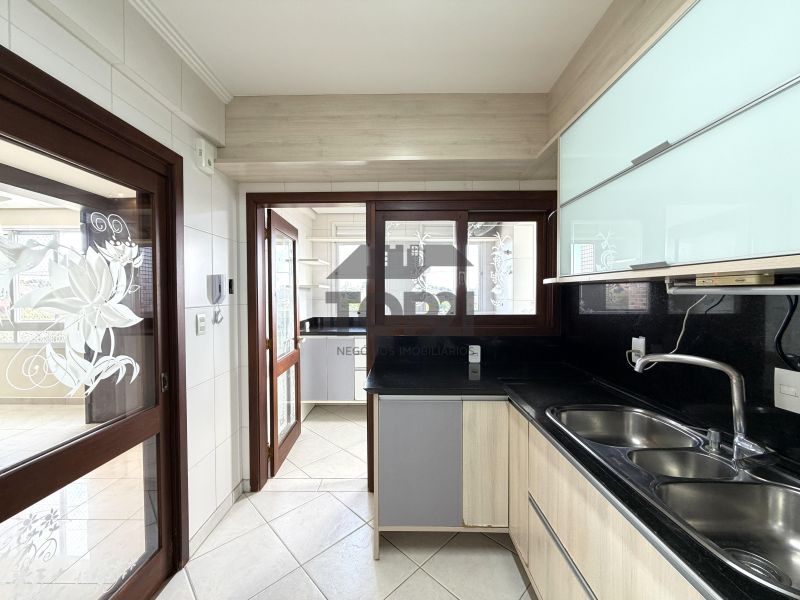 Apartamento  no bairro Jardim Itu em Porto Alegre