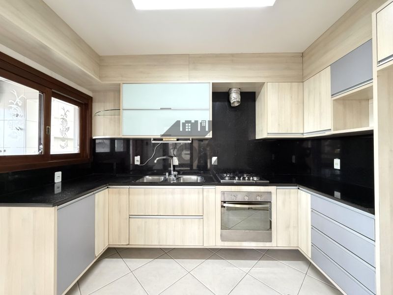 Apartamento  no bairro Jardim Itu em Porto Alegre