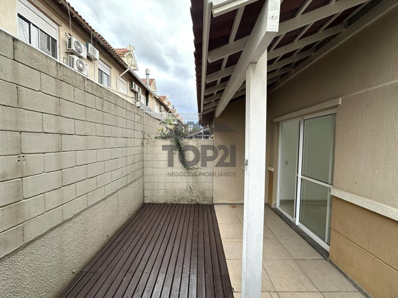 Casa Em Condomínio  no bairro Sarandi em Porto Alegre