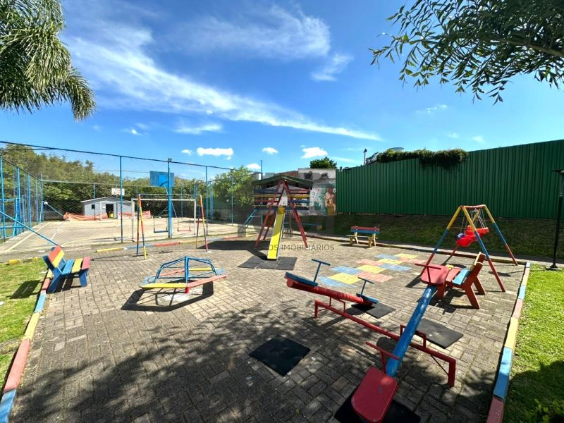 Apartamento  no bairro Jardim Itu em Porto Alegre