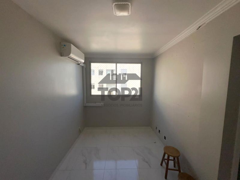 Apartamento  no bairro Jardim Itu em Porto Alegre
