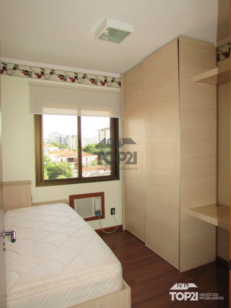 Apartamento  no bairro Jardim Lindoia em Porto Alegre