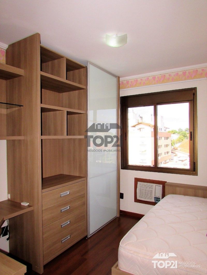 Apartamento  no bairro Jardim Lindoia em Porto Alegre