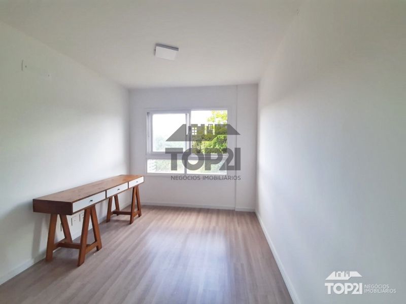 Apartamento  no bairro Navegantes em Porto Alegre