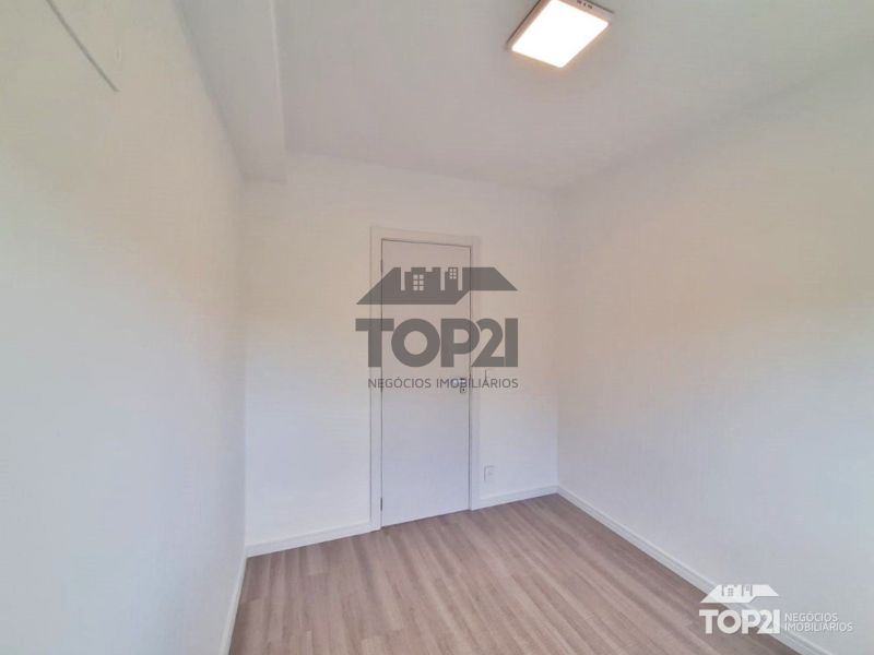 Apartamento  no bairro Navegantes em Porto Alegre