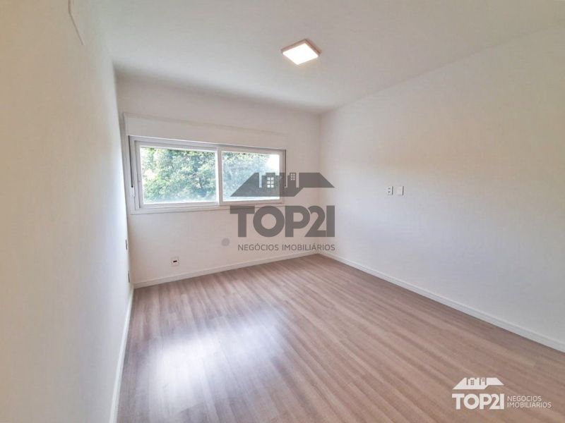 Apartamento  no bairro Navegantes em Porto Alegre